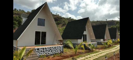 GR8 HILL POOL VILLAS - Housity