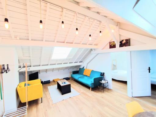 Appart de charme aux pieds des remparts, terrasse - Housity