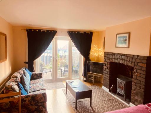 Flat with Seaview/Garden - Housity
