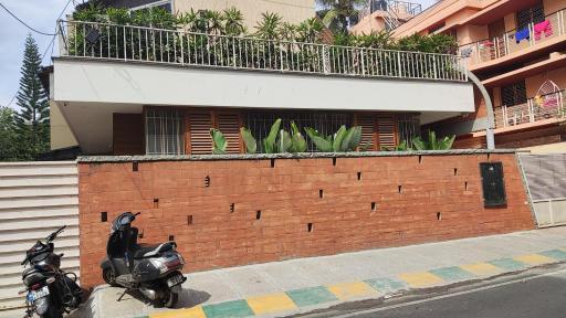 Dolphin farm house - Housity