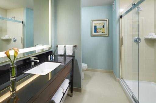 Hampton Inn San Diego Mission Valley - Housity
