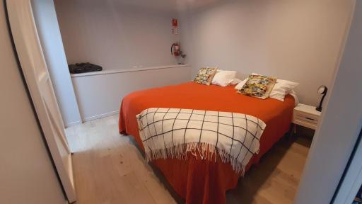 Nights on Broadway - The APARTMENT - Housity