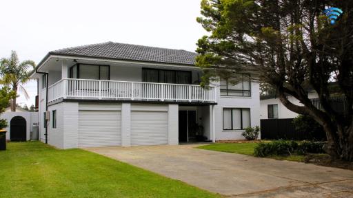 Sandy Cheeks Beachstay - Housity