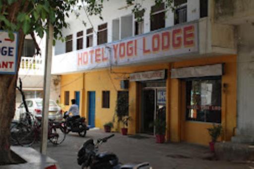 Hotel Yogi Lodge , Khajuraho - Housity