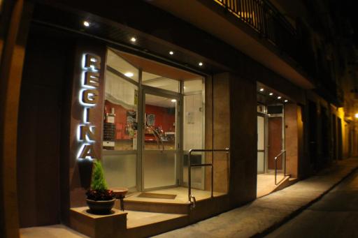 Hostal Regina - Housity