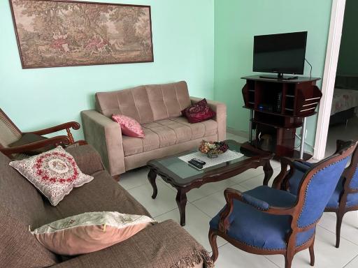 100 metros da praia na Pompéia-Santos - Housity