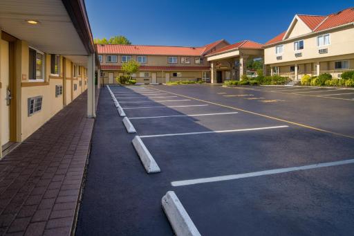 Skyview Motel - Housity