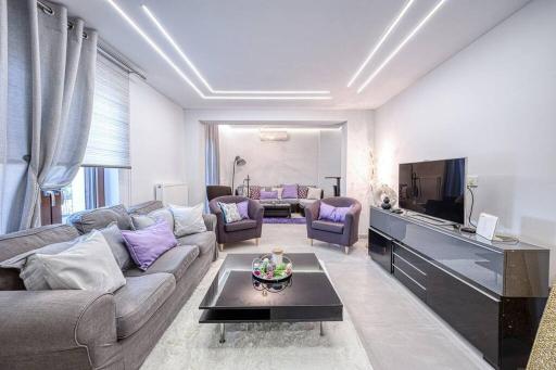 Luminous Luxury House - Housity