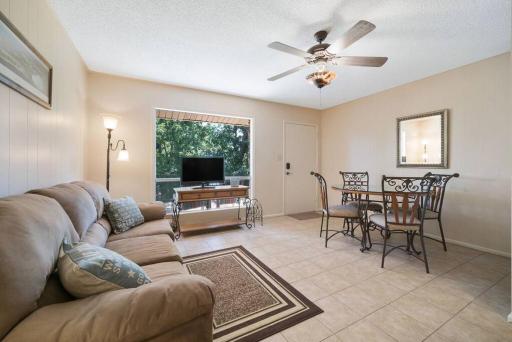 Lake LBJ Lakefront Condo Getaway - Housity