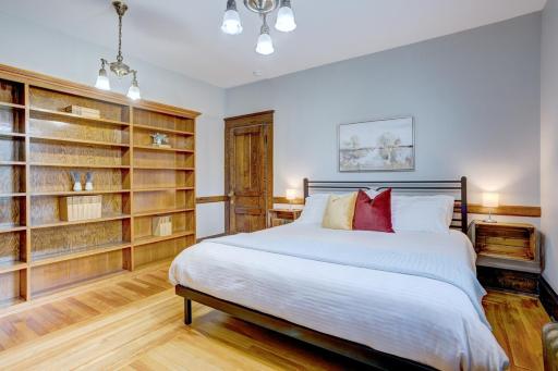The Executive Suite Sleeps 2 Free Wifi - Housity