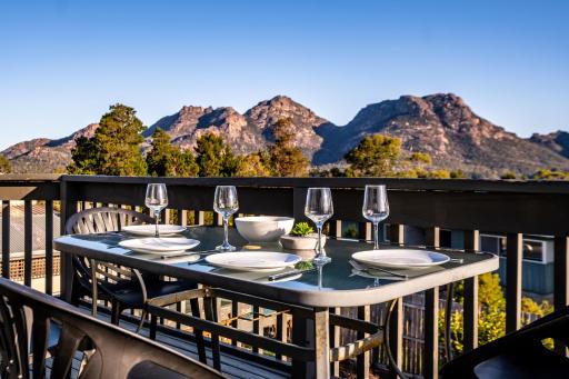 The Lookout ~ Large family house with views - Housity
