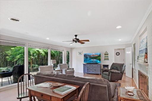 The Pink House - Housity