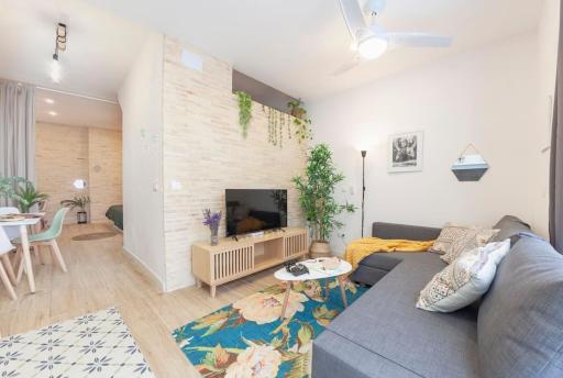 Artistic Digital Getaway Large 1 Bedroom King Bed - Great Location - Housity