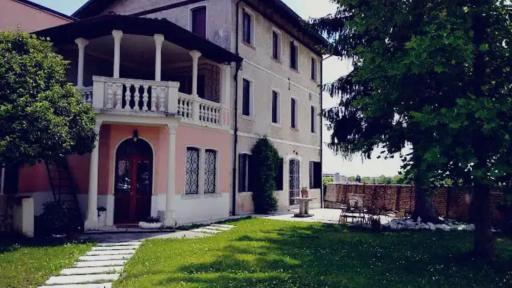 B&B Ernestine Family Home - Housity