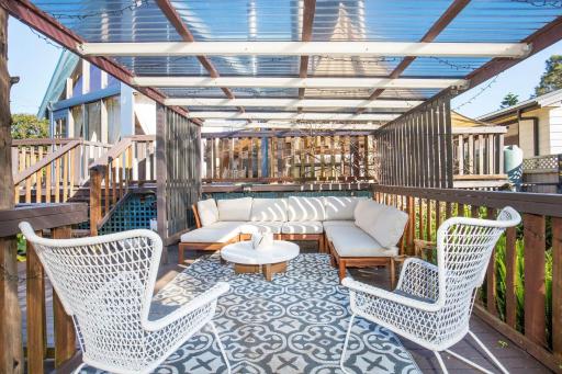The Treehouse Pet Friendly 2 Mins Walk to Beach - Housity