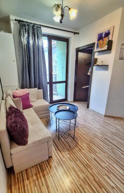 Roxy Apartment - Housity