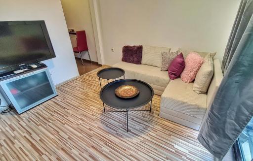 Roxy Apartment - Housity