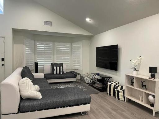 Spacious and Private Secluded Home! - Housity