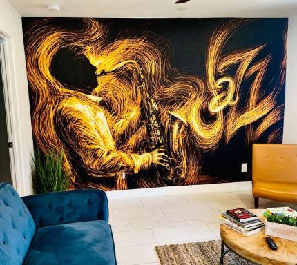 Your Downtown Home With California King Bed Unit A - Housity