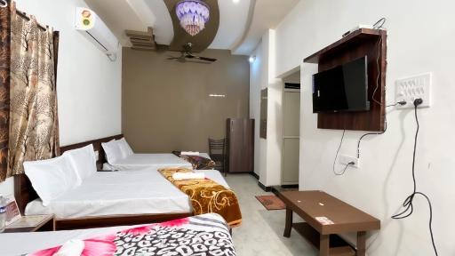 Hotel Rudraksh - Housity