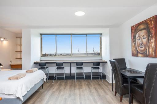 Apartment 201 - Fremantle studio apartment with ocean and harbour views - Housity