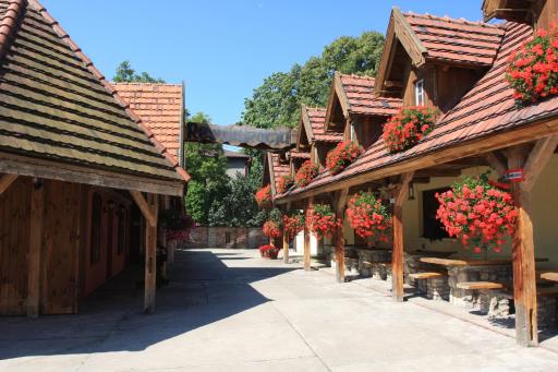 Hotel Restauracja Pustelnik - Housity