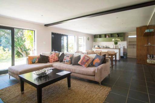 APARTMENT ON CONSTANTIA WINE ROUTE - Housity