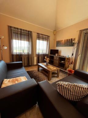 Dunai Panorámás Apartman Dunaszentmiklóson - Housity