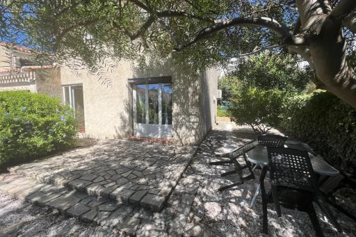 Peaceful house with garden near the beaches - Housity