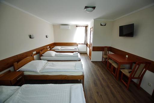 Kispipa Panzió - Housity