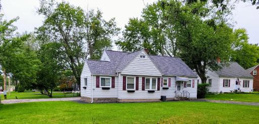 Big new house with huge parking - Housity