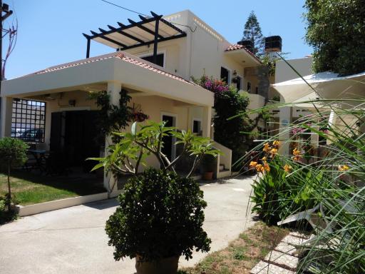 Julies Apartments - Housity