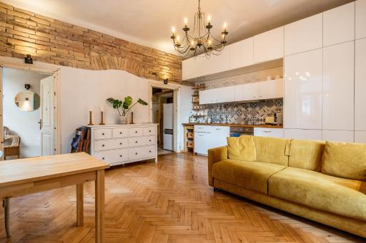 Historical Wine Apartment - Housity