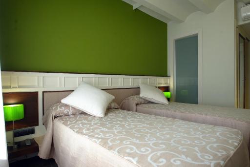 Hotel La Fonda Moreno - Housity