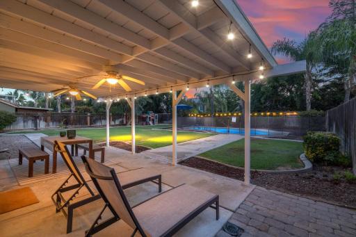 Revitalizing 3 Bedroom Home With Pool, Pet-Friendly, Wi-fi - Housity