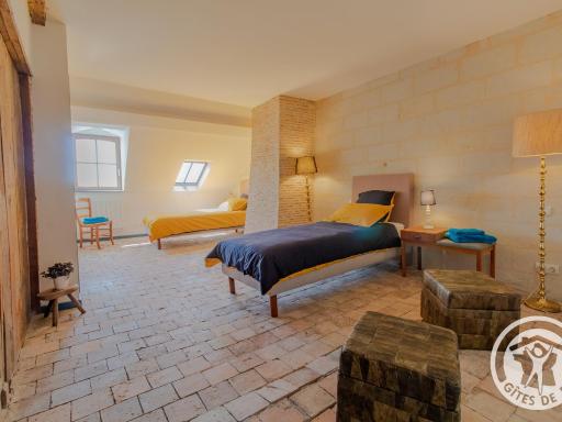 Maison Authentique sur 3 Niveaux avec Terrasse et Vue Loire - FR-1-622-38 - Housity