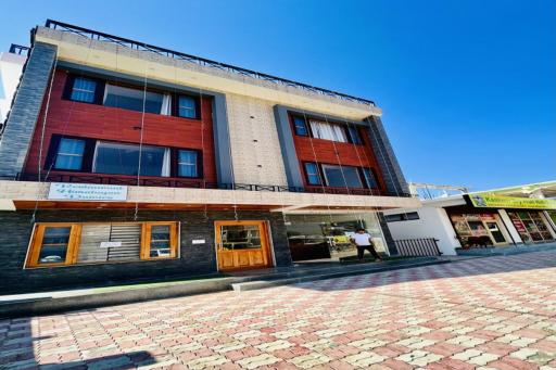 Hotel Himalayan Park - Housity