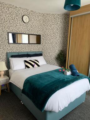 Sam’z Boutique - Housity