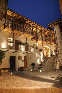 Ostello del Castello Tirano - Housity