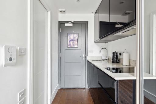 Golden Square - Housity