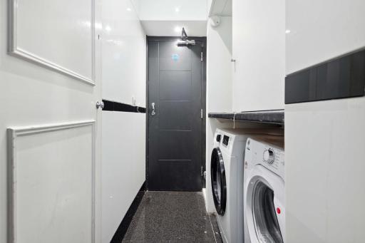 Golden Square - Housity