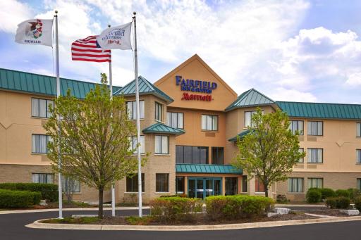 Fairfield Inn and Suites Chicago Lombard - Housity