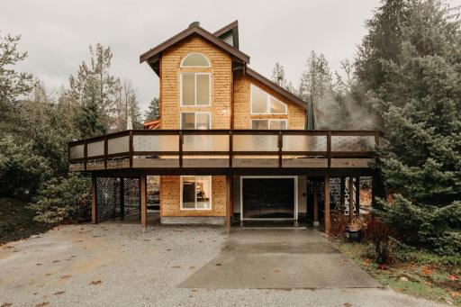 80MBR - Hot Tub - WiFi - BBQ - Wood Stove - Sleeps 9! home - Housity