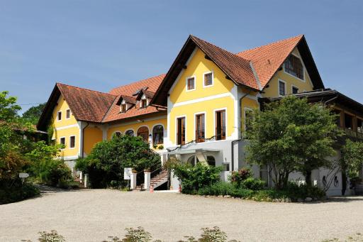 Sattlerhof Genießerhotel & Weingut - Housity