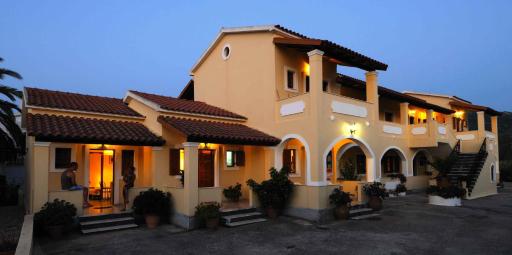 Feeloxenia Corfu Apartments - Housity