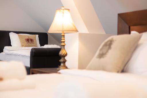 Green Yard Resort - Gorgeous property near Brașov with Private Garden, Tennis Court, Gym, Pool and Mesmerising Views over the Mountains - Housity