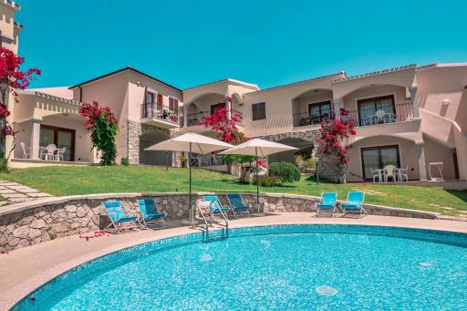 Residence con piscina a Badesi, appartamenti con WIFI e A.C - Housity
