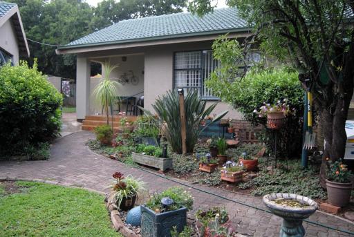 Stop-a-While - Housity