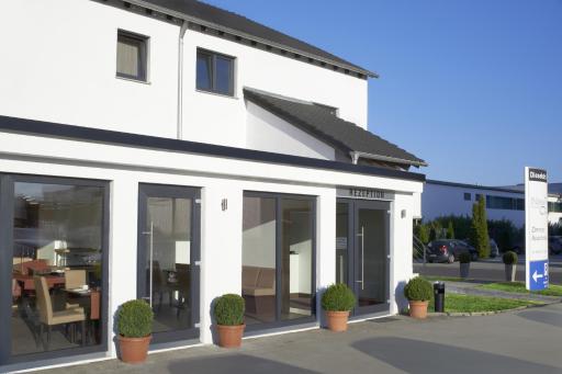 Hotel New In Guesthouse - Housity