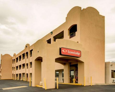 Econo Lodge Albuquerque East - Housity